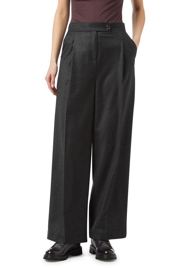 TROUSERS WITH BUTTONS