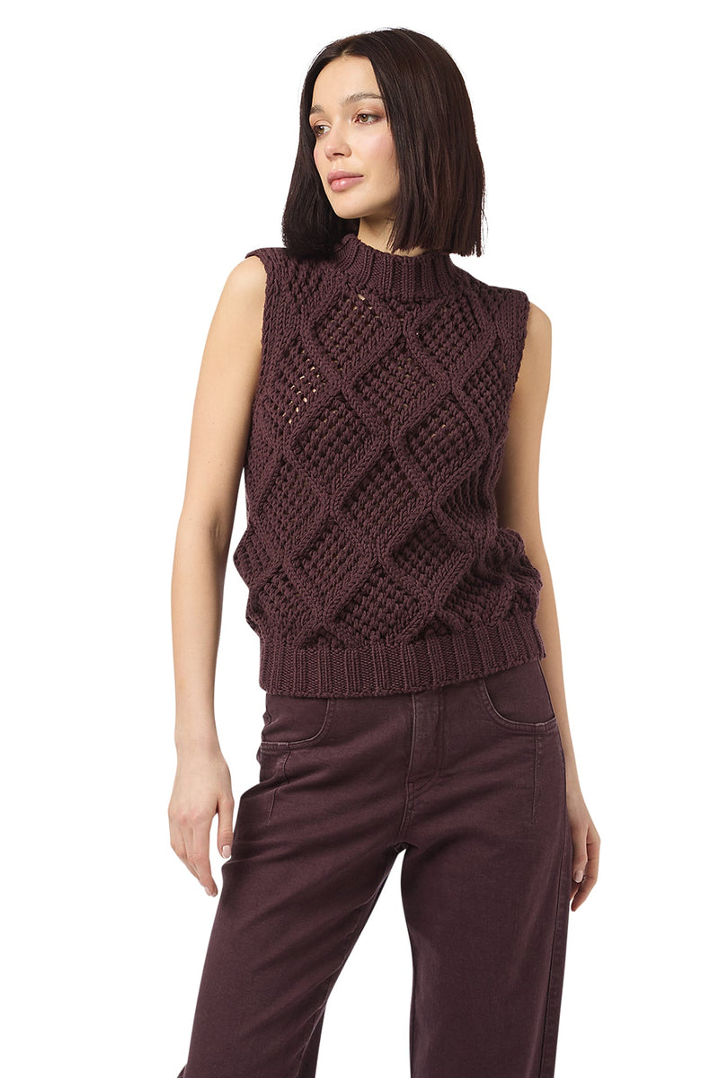 SLEEVELESS SWEATER